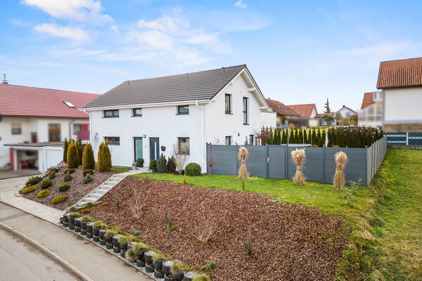 Zuhause bei Riedlingen: BJ 2016 mit Erdwärme in absolutem Top-Zustand!