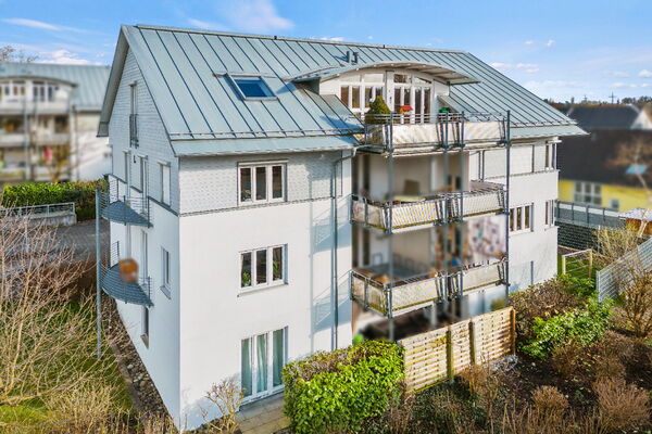 „Komplettes Dachgeschoss für sich alleine“
Charmante 4,5-Zimmer-Dachgeschoss-Wohnung in RV-Oberzell