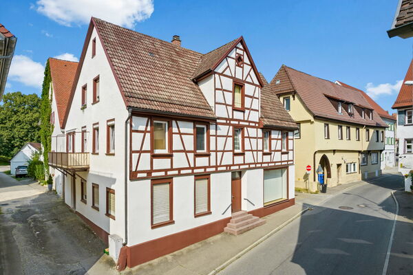 Tolles Renditeobjekt - Wohn- & Geschäftshaus mit 8% Jahresrendite!